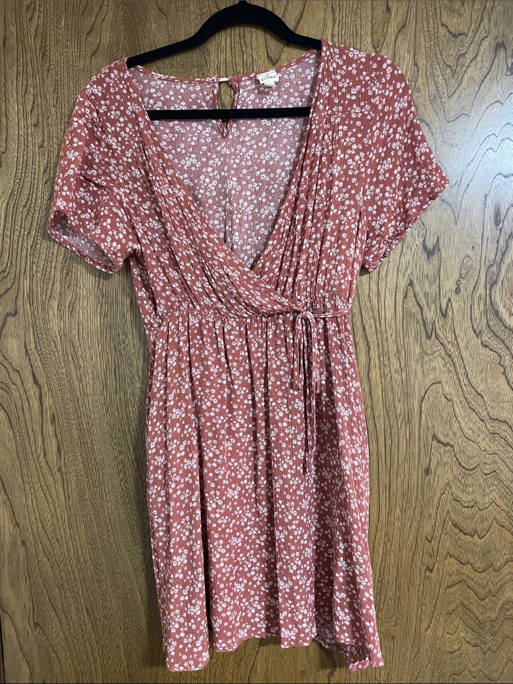 Floral Wrap Midi Dress in Dusty Rose M